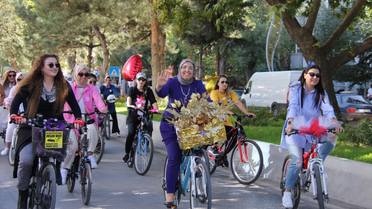 Afyonkarahisar’da Kadınlar 8. Kez Pedal Çevirecek!