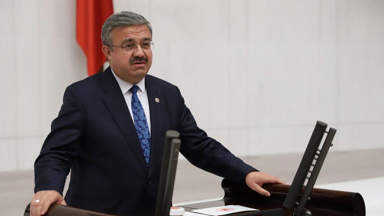 AK Partili İbrahim Yurdunuseven’den İYİ Partili Hakan Şeref Olgun’a Yanıt: “Mafyavari, Küçümseyici Sözlerle Siyasetine Devam Edeceksen Kendi Çöplüğünde Oynamaya Devam Edersin”