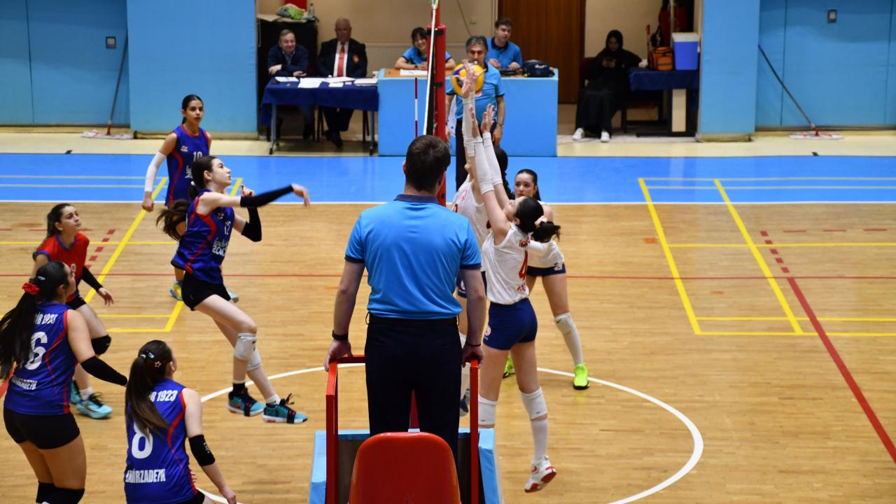 Dört İlden Genç Voleybolcular Afyon’da Buluştu
