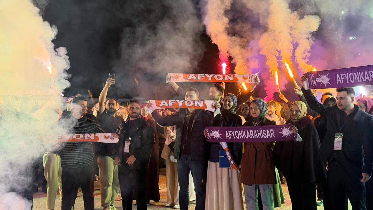 Afyon AK Gençlik Kocaeli’ye Çıkartma Yaptı: 1.600 Genç Şölende