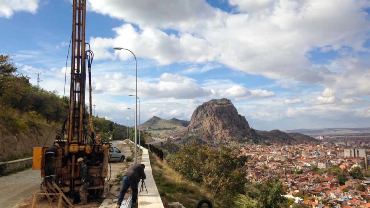 Afyon’da Afetlere Karşı Bilimsel Hamle: Mikrobölgeleme Çalışmaları Başladı
