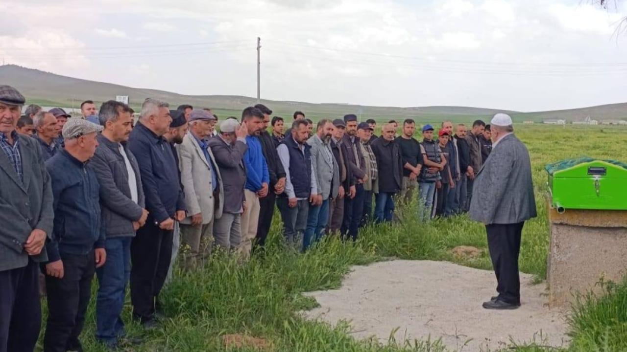 Afyon’da Feci Kazada Hayatını Kaybeden 14 Yaşındaki Çocuk Son Yolculuğuna Uğurlandı