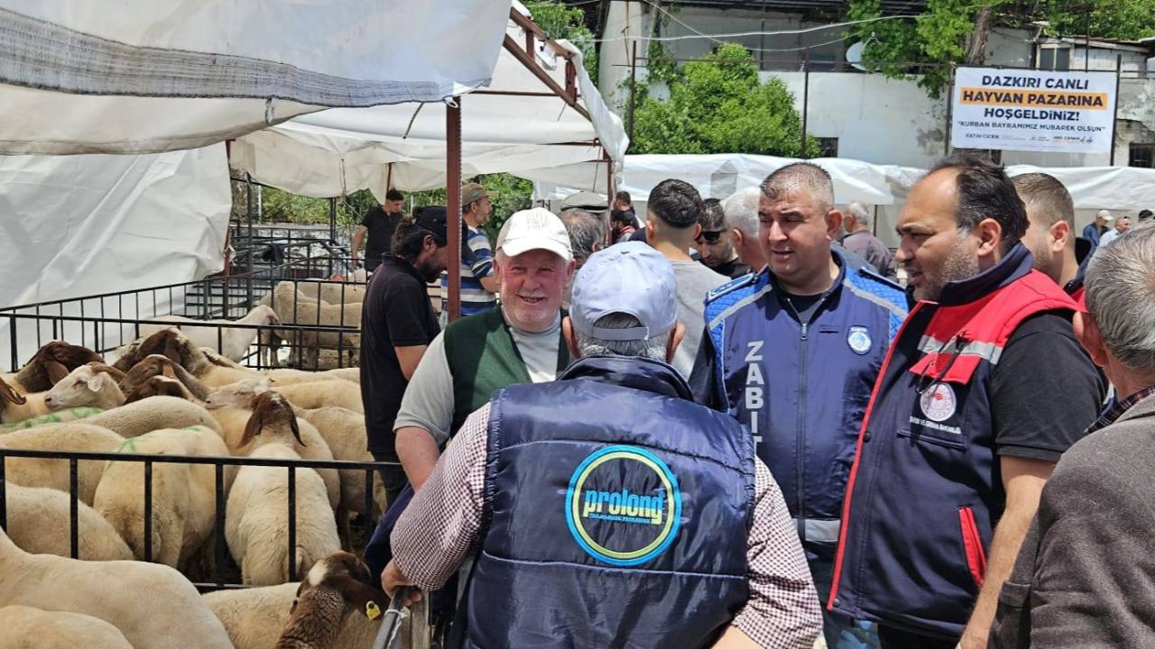 Afyon’da Hayvan Pazarında “Tarım Cebimde” Bilgilendirmesi Yapıldı