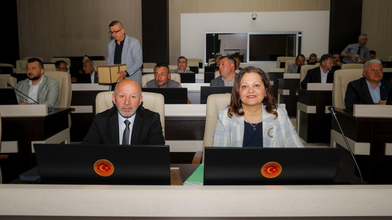 Afyonkarahisar Çevre Hizmetleri Birliği’nin Yeni Başkanı Burcu Köksal Oldu