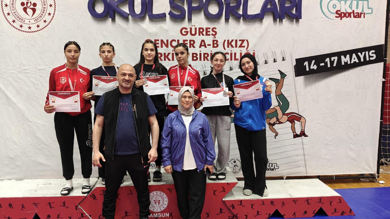 Afyonlu Güreşçiler Türkiye Şampiyonası’nda Göz Doldurdu
