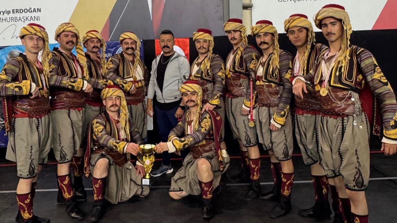 Afyon’un Halk Oyunları Ekipleri Türkiye Şampiyonası Biletini Aldı