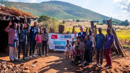 Başkan Karataş Zambiya'da Emanetleri Ulaştırmaya Devam Ediyor: “Kurban Sadece Et Değil, Aynı Zamanda Umut ve Kardeşliktir”