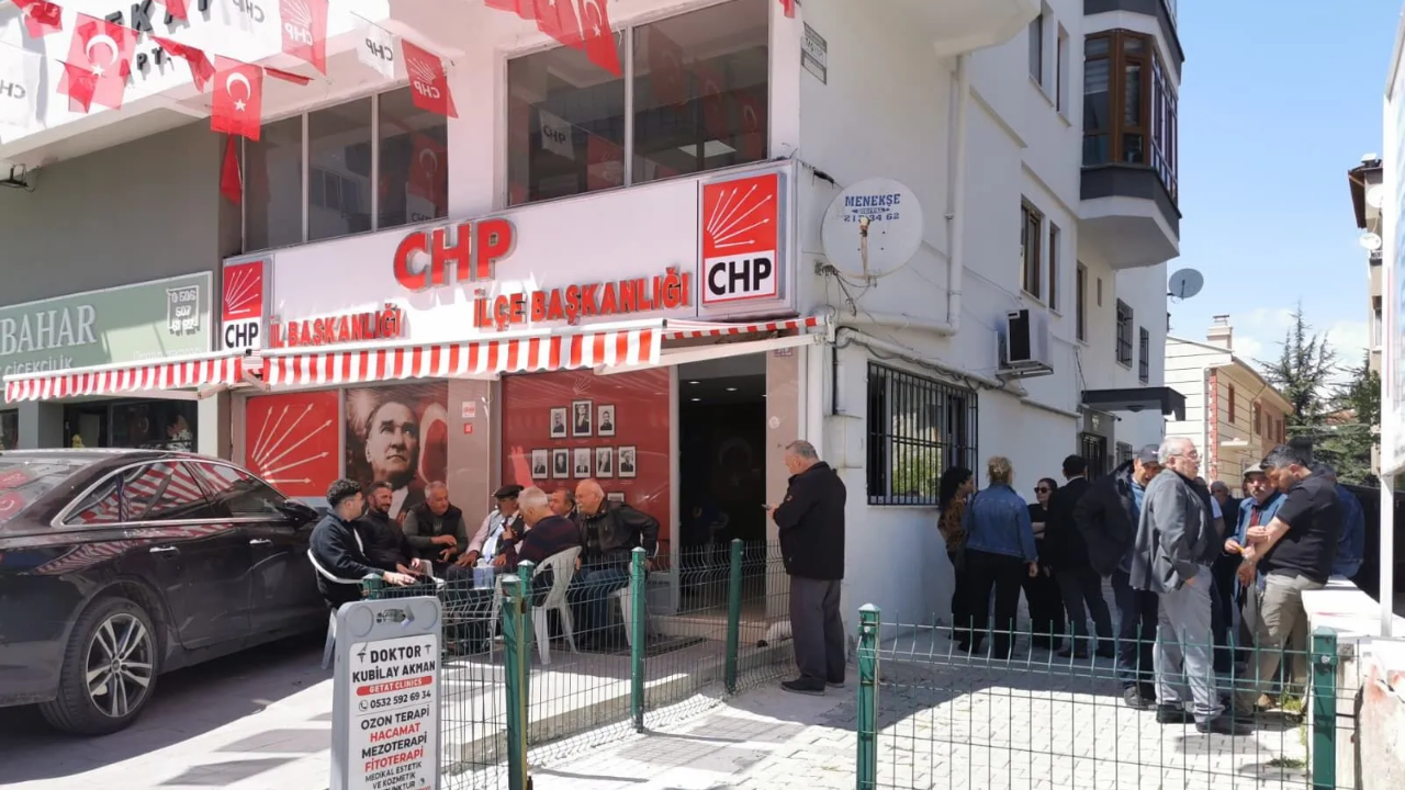 CHP’de Şok Gelişme! Merkez İlçe Başkanı ve Yönetim Görevden Alındı