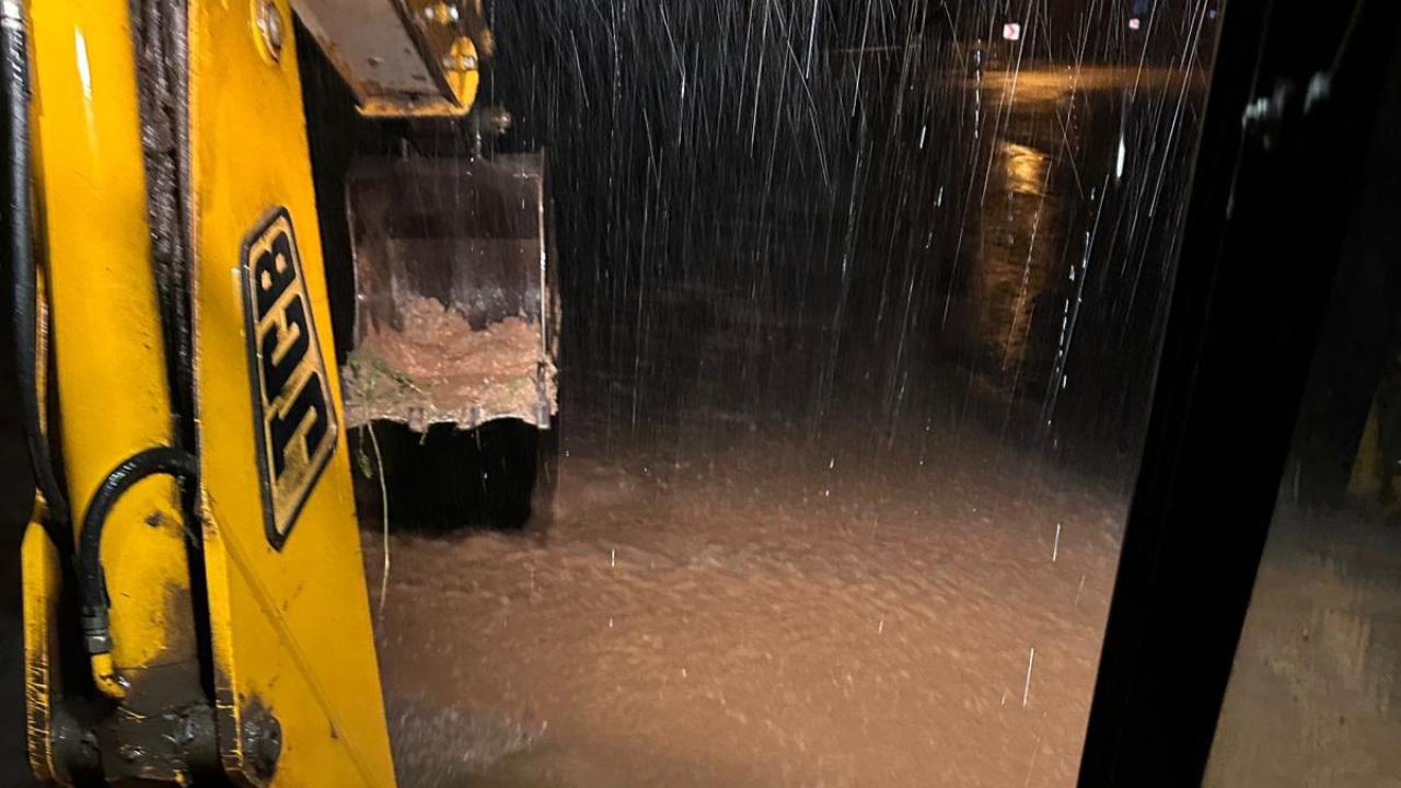 Emirdağ Piribeyli’de Sel Alarmı: Yoğun Yağış Su Baskını Riskini Artırdı