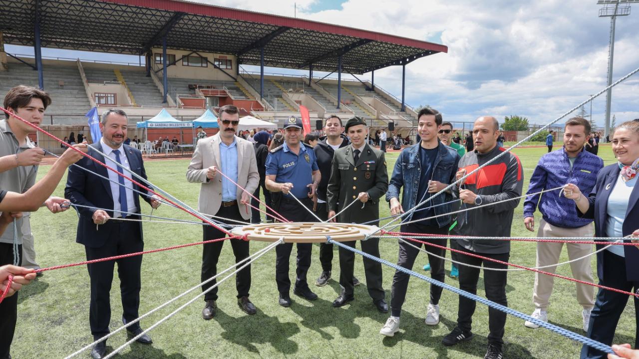 Gençlik Haftası Sandıklı’da Şölen Havasında Kutlandı