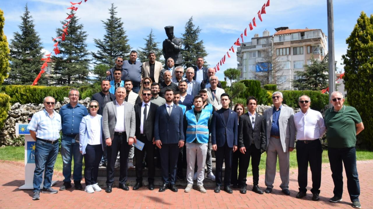 İYİ Parti Gençliği Kocatepe Anıtı’nda: “19 Mayıs Bir Milletin Yeniden Ayağa Kalkışıdır”