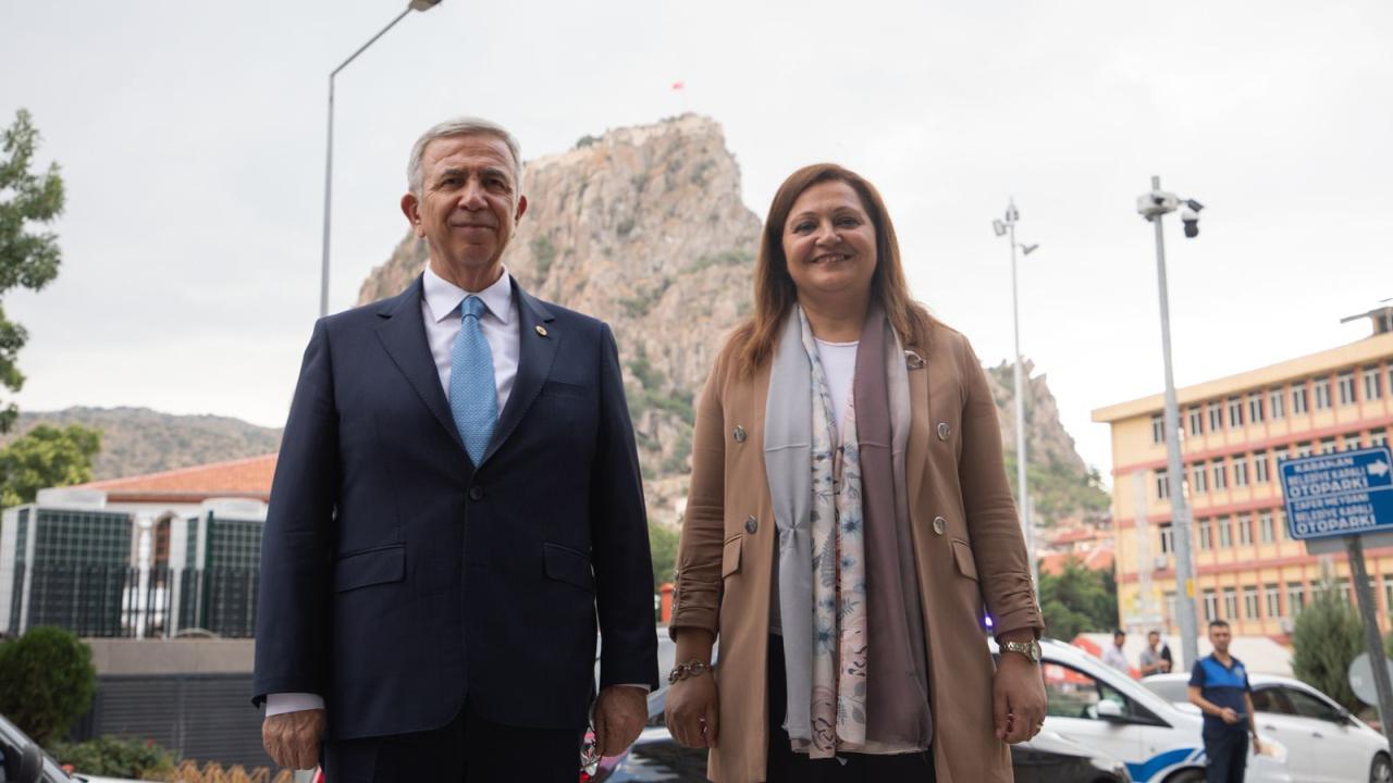 Mansur Yavaş’tan Burcu Köksal Çıkışı: “Referandum Yapılsın”