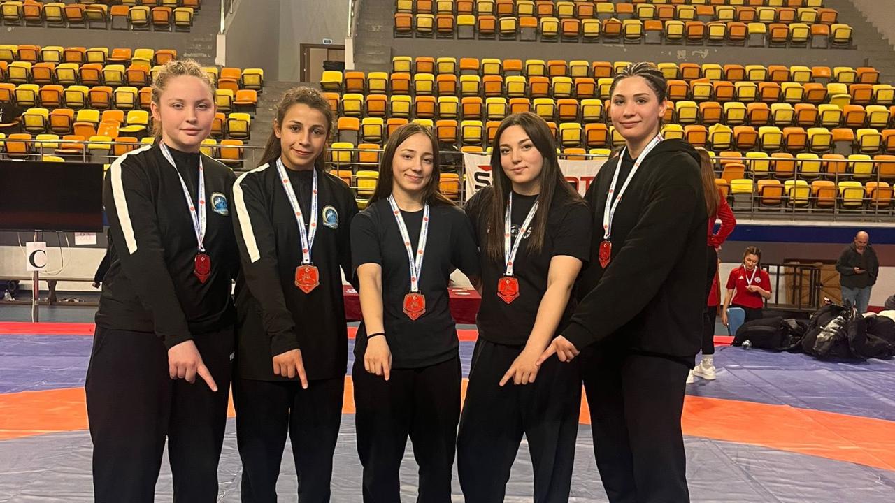 Taşoluk’un Yıldızları Milli Takım Yolunda: 13 Sporcu Büyük Gurur Yaşattı