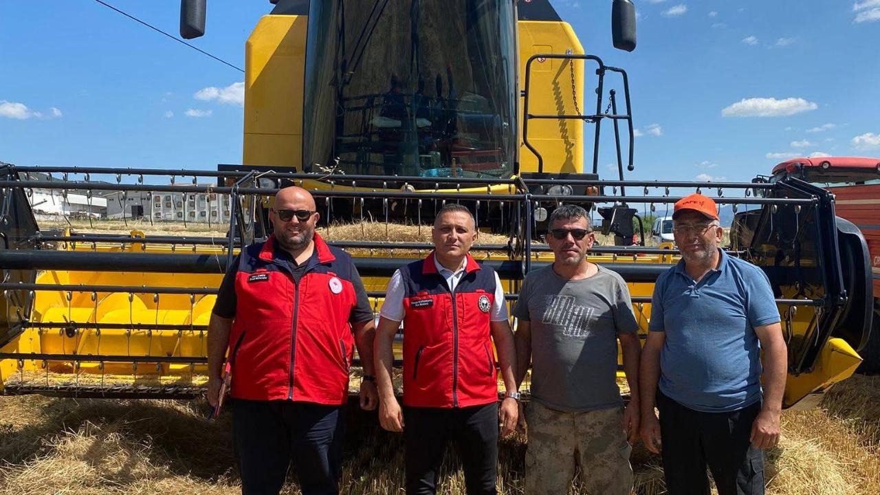Afyon Dinar’da Hasat Sezonu Başladı, Biçerdöverler Denetim Altında