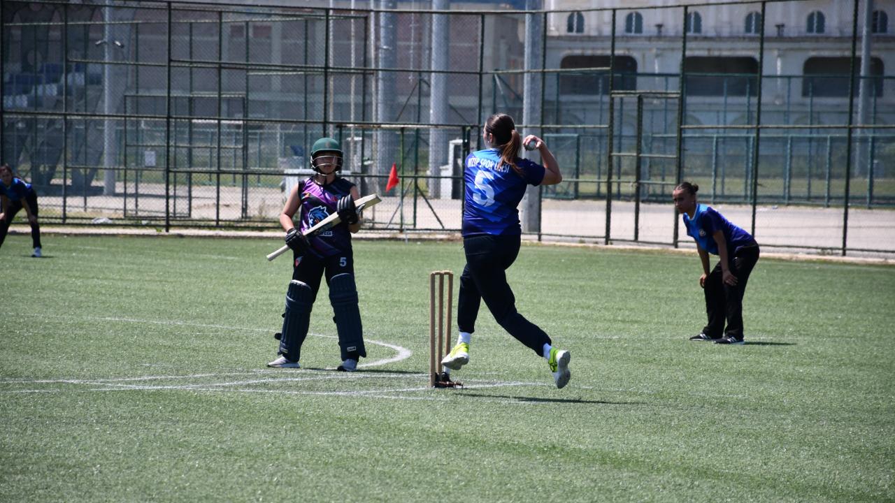 Afyon'da Kriket Heyecanı Başladı! Türkiye'nin Dört Bir Yanından 136 Sporcu Geldi