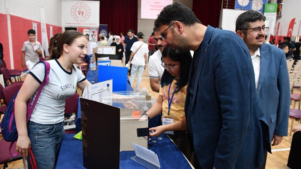 Afyonkarahisar’da Deneyap Teknoloji Şenliği Tamamlandı! Genç Mucitler Projelerini Sergiledi
