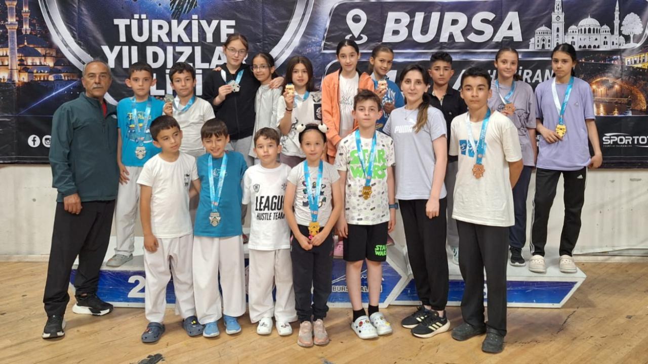 Afyonkarahisarlı Karateciler Bursa'da Madalyaları Topladı