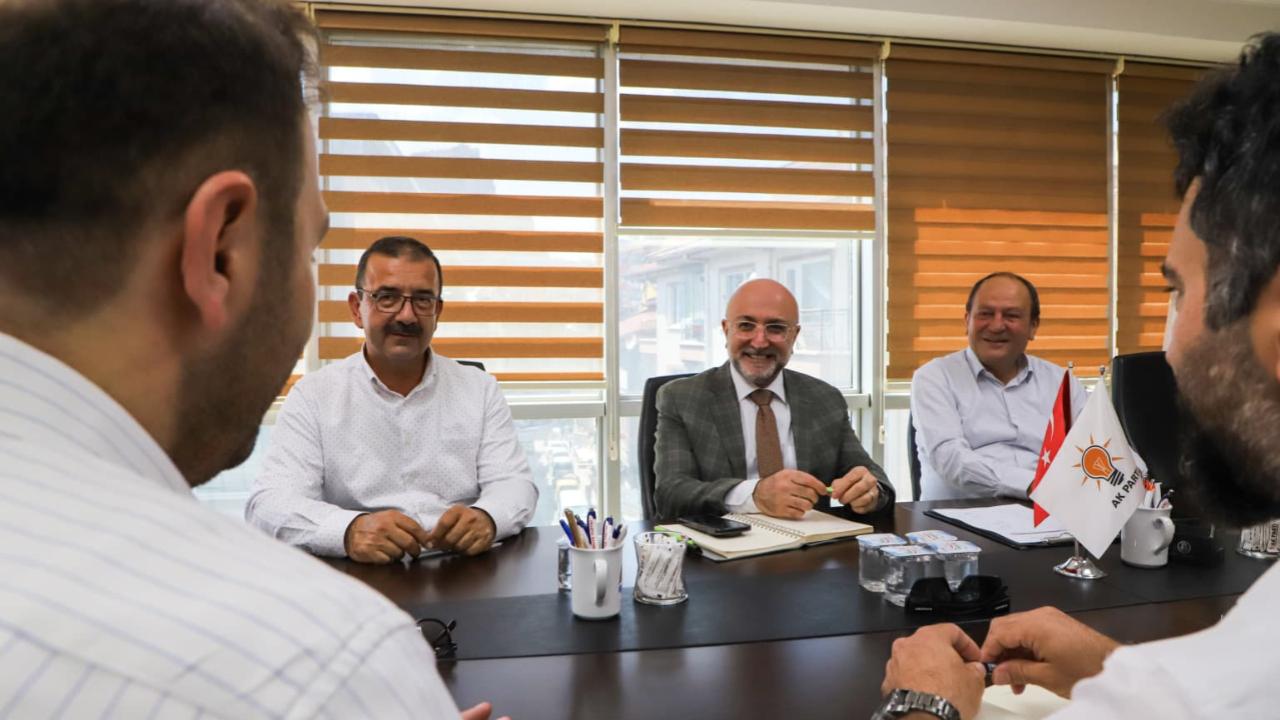 AK Partili Şahin: "Geçmiş Dönemlerde Görev Yapmış Dava Arkadaşlarımızın Bilgi, Birikim ve Tecrübeleri Bizler İçin Son Derece Kıymetli"