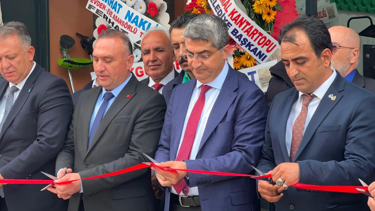 Çay'da Yapı Sektörüne Yeni Soluk: Meklife Yapı Market Açıldı