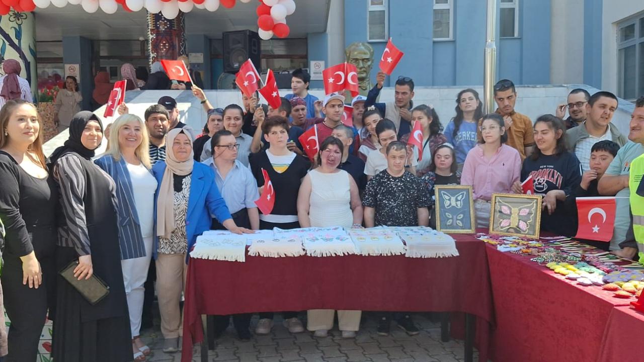 Hatice Özkan: “Özel Çocuklarımızın Yanında Olmaya Devam Edeceğiz”
