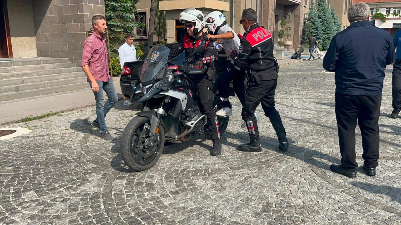 LGS'de Zamanla Yarış: Afyon'da Öğrencilerin İmdadına Ekipler Yetişti