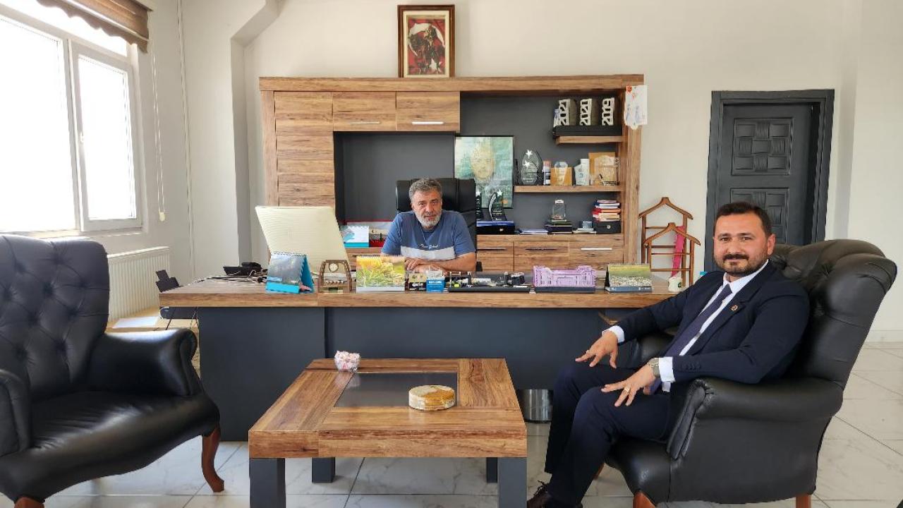 Yeşilçiftlik'te Kiraz Sektörüne Destek: Başkan Ölmez Yatırımcılarla Buluştu