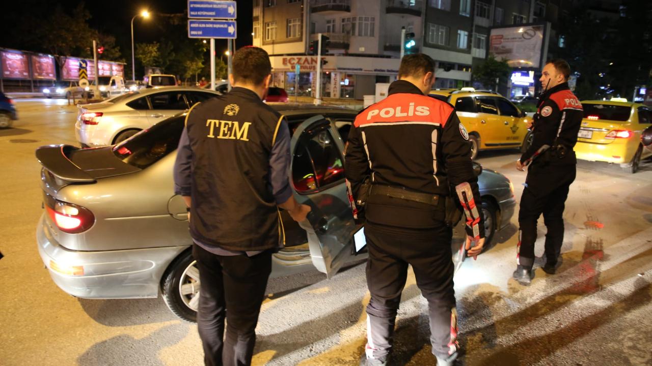Afyonkarahisar'da "Türkiye Güven Huzur" Uygulaması: Binlerce Kişi ve Araç Denetlendi