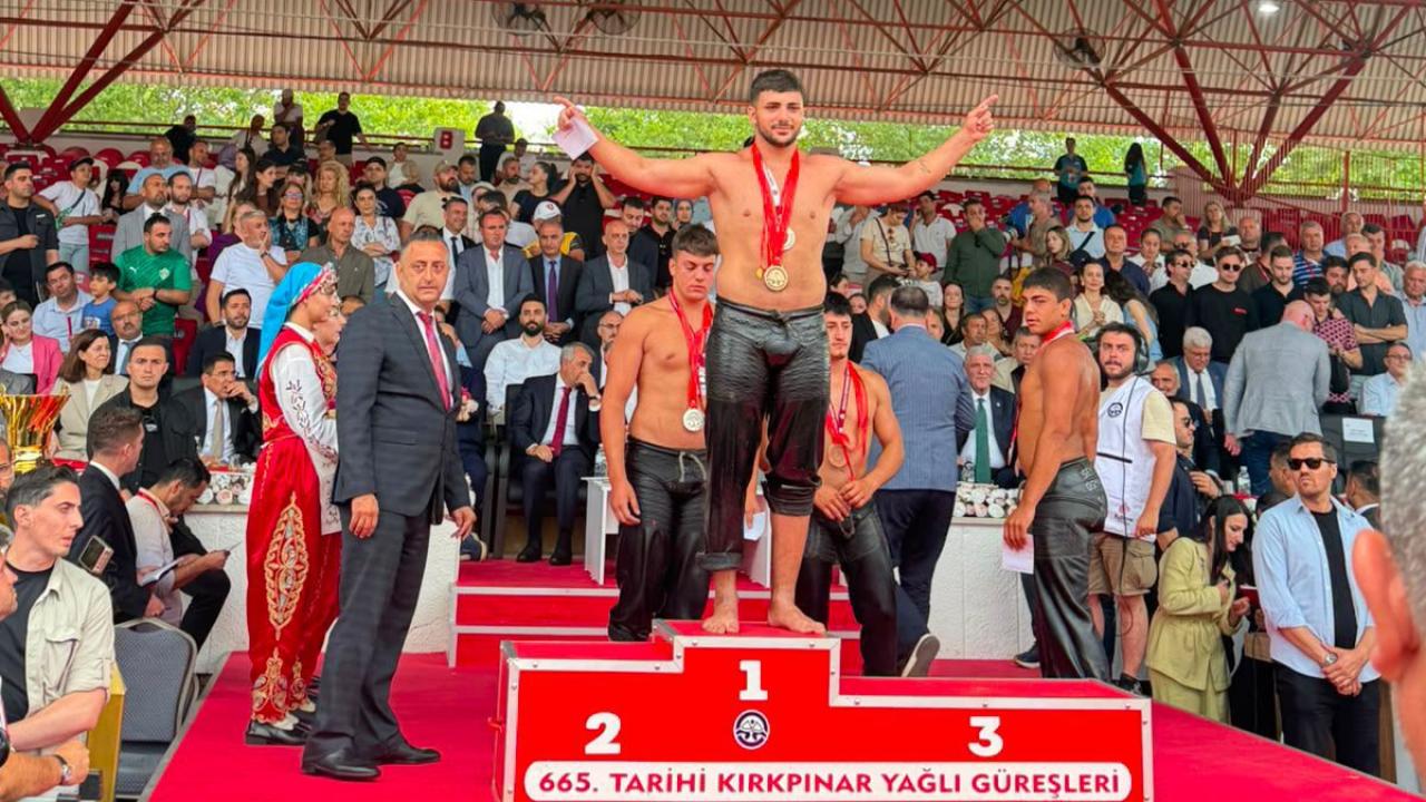Afyonlu Pehlivan Yiğit Aktaş, Tarihi Kırkpınar'da Altın Kemer Yolunda Şampiyon Oldu