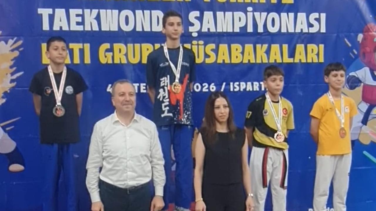 Afyonlu Taekwondocular Türkiye Şampiyonası'na Katılma Hakkı Kazandı