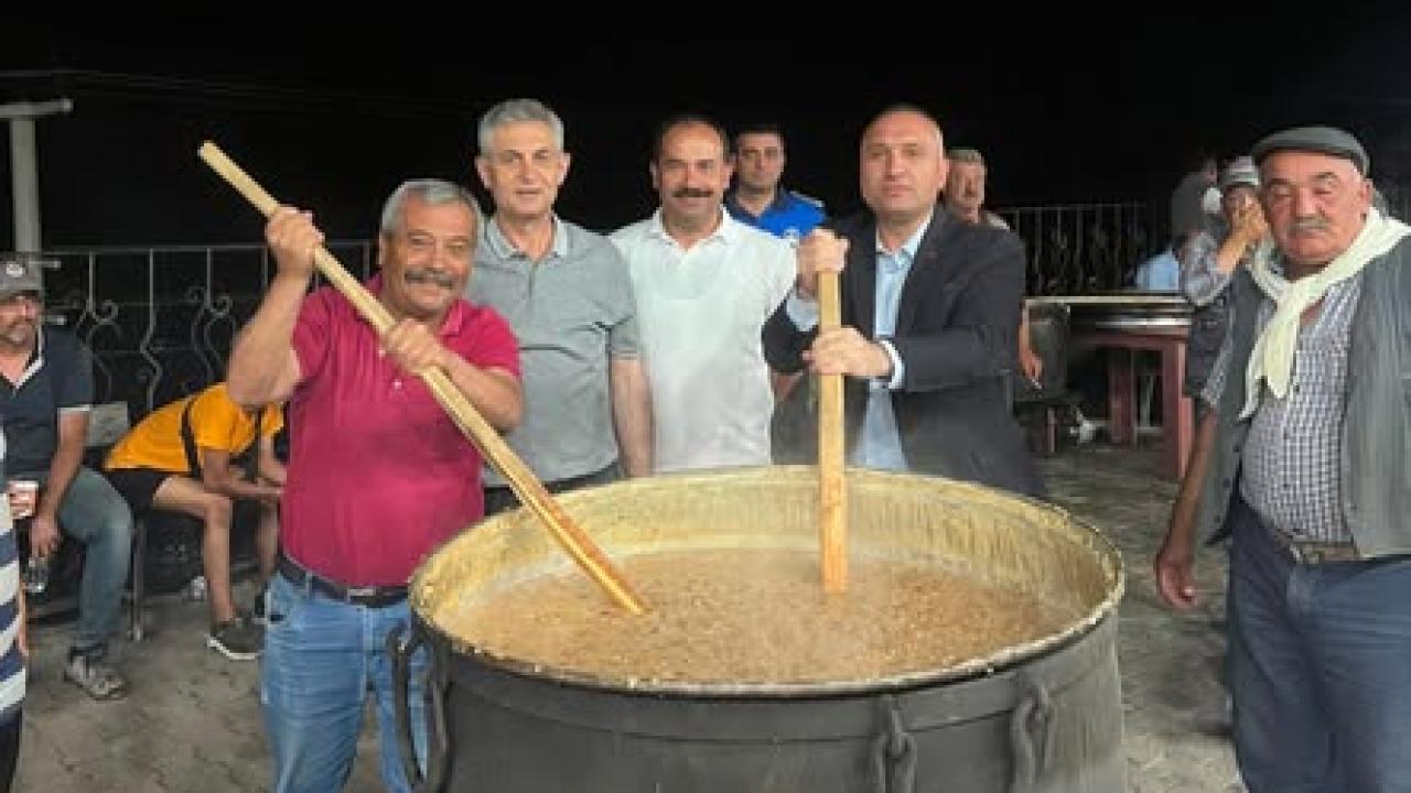 Çay'da Birlik ve Bereket Sofrası Kuruldu: Mansuroğlu Yusuf Sinan Baba Türbesi'nde Aşure Geleneği Yaşatıldı