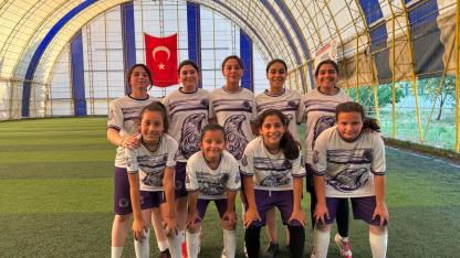 Afyon Kız Futbol Akademisi'nden Büyük Başarı: 4 Genç Yetenek Beşiktaş'ın Pilot Takımına Davet Edildi
