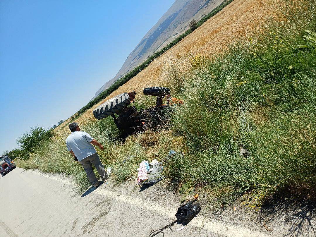 Afyon'da Traktör Kazası: Karamık Köyü Yolunda 2 Kişi Yaralandı