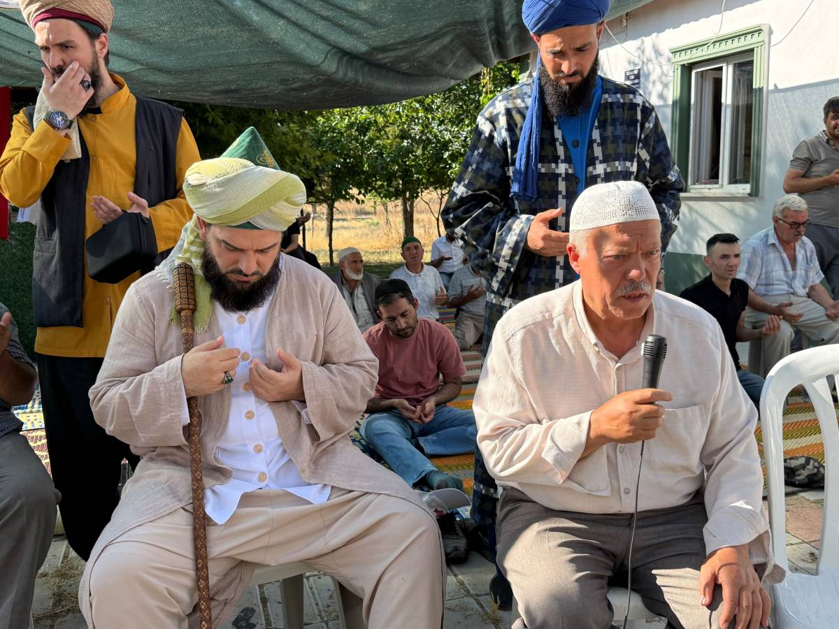 Sahabe-i Kirâm'dan Abdülvahhab Gazi Hazretleri, Bolvadin'de Kabri Başında Anıldı