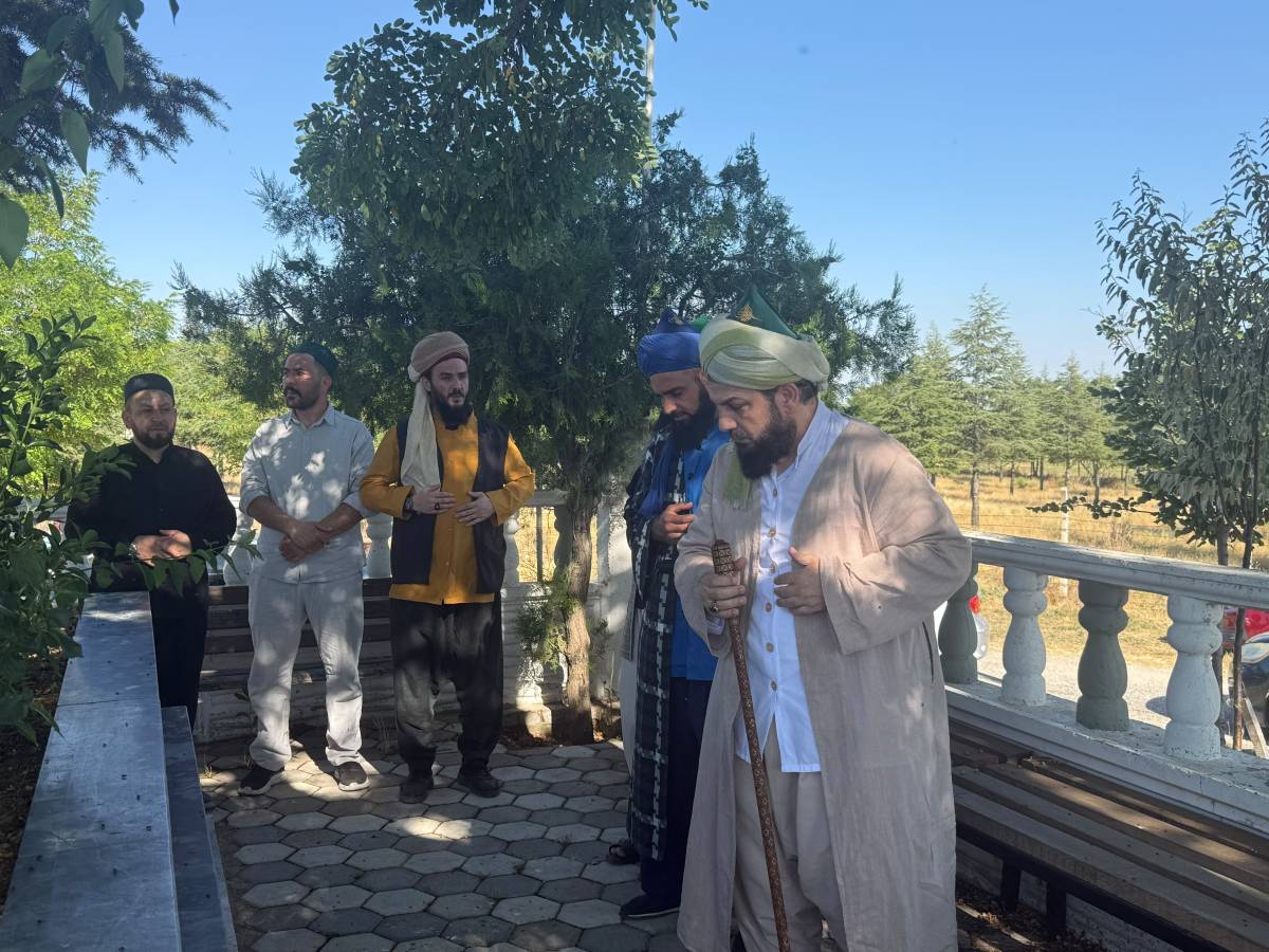 Sahabe-i Kirâm'dan Abdülvahhab Gazi Hazretleri, Bolvadin'de Kabri Başında Anıldı