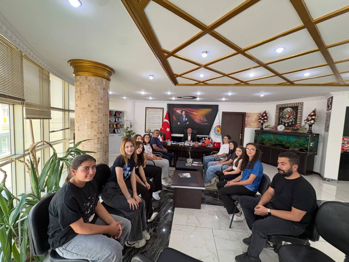 Çaylı Genç Voleybolcular Başkan Kantartopu'nu Ziyaret Etti