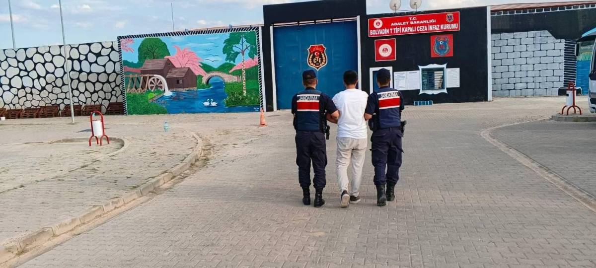 Afyon Jandarması'ndan Büyük Operasyon: Katilden Dolandırıcıya, Hırsızdan Kaçakçıya 46 Firari Yakalandı