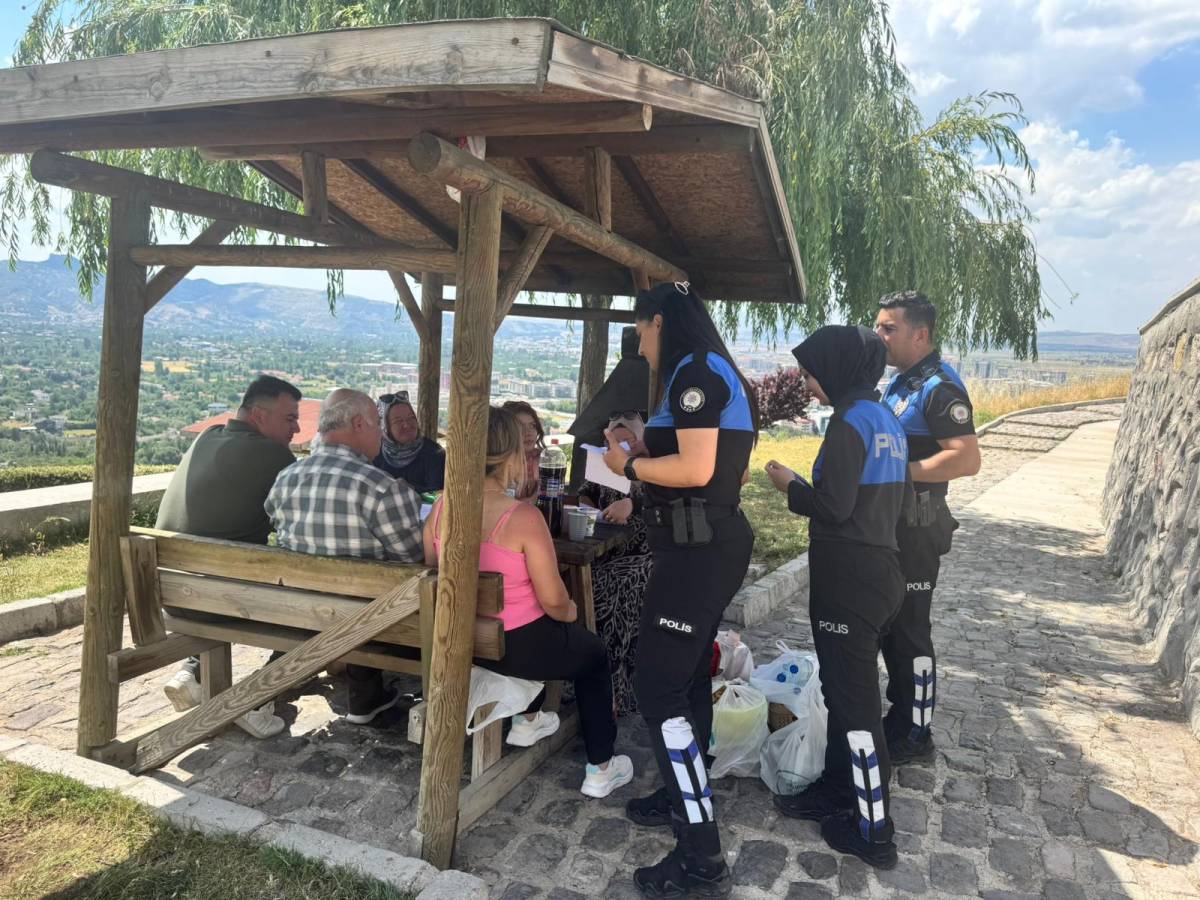 Afyon Emniyeti, Hıdırlık ve Kent Ormanı'nda Piknikçileri Olası Yangınlara Karşı Uyardı