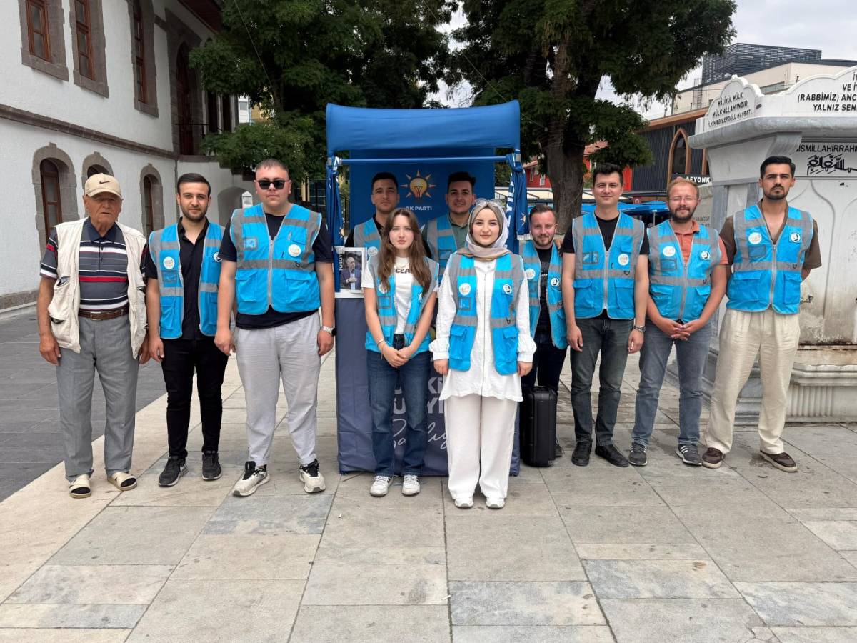 AK Gençlik Zafer Meydanı'nda Üye Seferberliği Başlattı