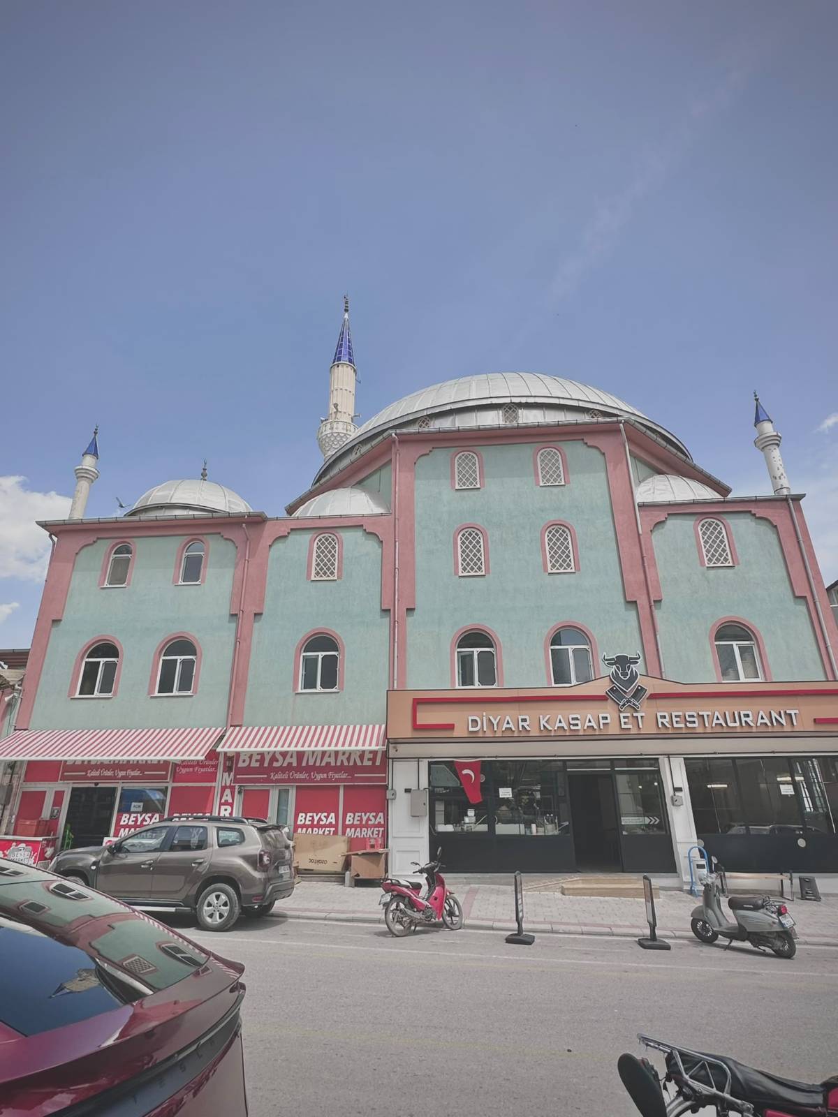 Dazkırı'da Örnek Dayanışma: Halil İbrahim Sönmez Camii El Birliğiyle Yenilendi