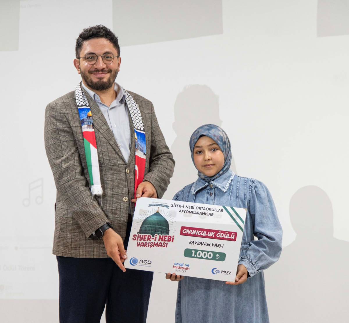 Afyonlu Öğrencilerden Türkiye Gururlandıran Başarı: Siyer-i Nebi Yarışmasında İlk 10'a Girdiler