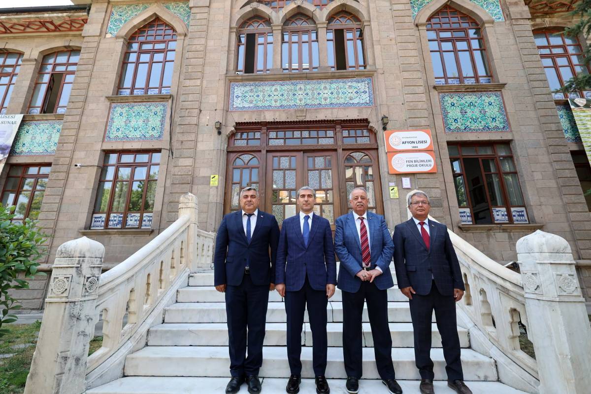 Vali Naci Aktaş, Afyon Lisesi'ndeki Restorasyon Çalışmalarını İnceledi
