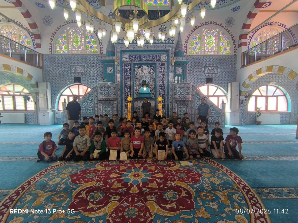 Afyon Dinar'da Camiler Çocuk Sesleriyle Şenlendi: Yaz Kur'an Kursları Açıldı