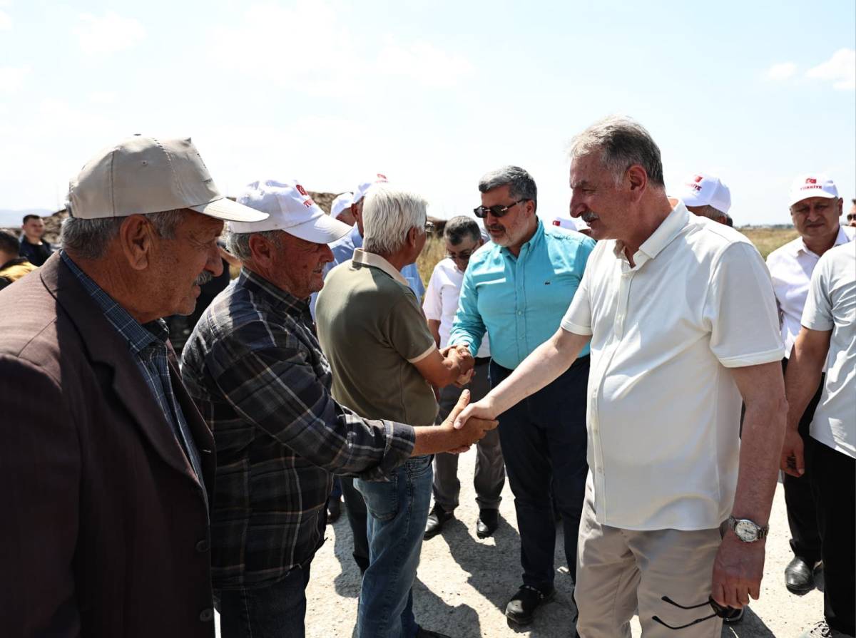 Milletvekili Özkaya ve TMO Genel Müdürü Güldal, Çobanlar ve Çay'da Üreticilerle Buluştu