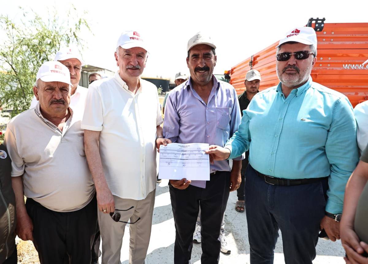 Milletvekili Özkaya ve TMO Genel Müdürü Güldal, Çobanlar ve Çay'da Üreticilerle Buluştu