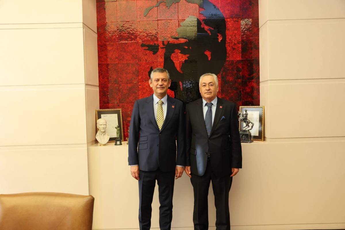Görevden Alınan CHP Afyonkarahisar İl Başkanı Hasan Karadeniz'den İlk Açıklama: Özgür Özel'in Yanındayım, Bu Karar Benim Şeref Madalyamdır